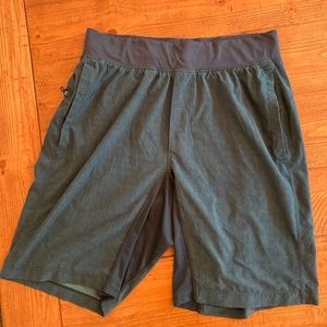 Lululemon T.H.E. Short 9" Inseam (Unlined) Size M